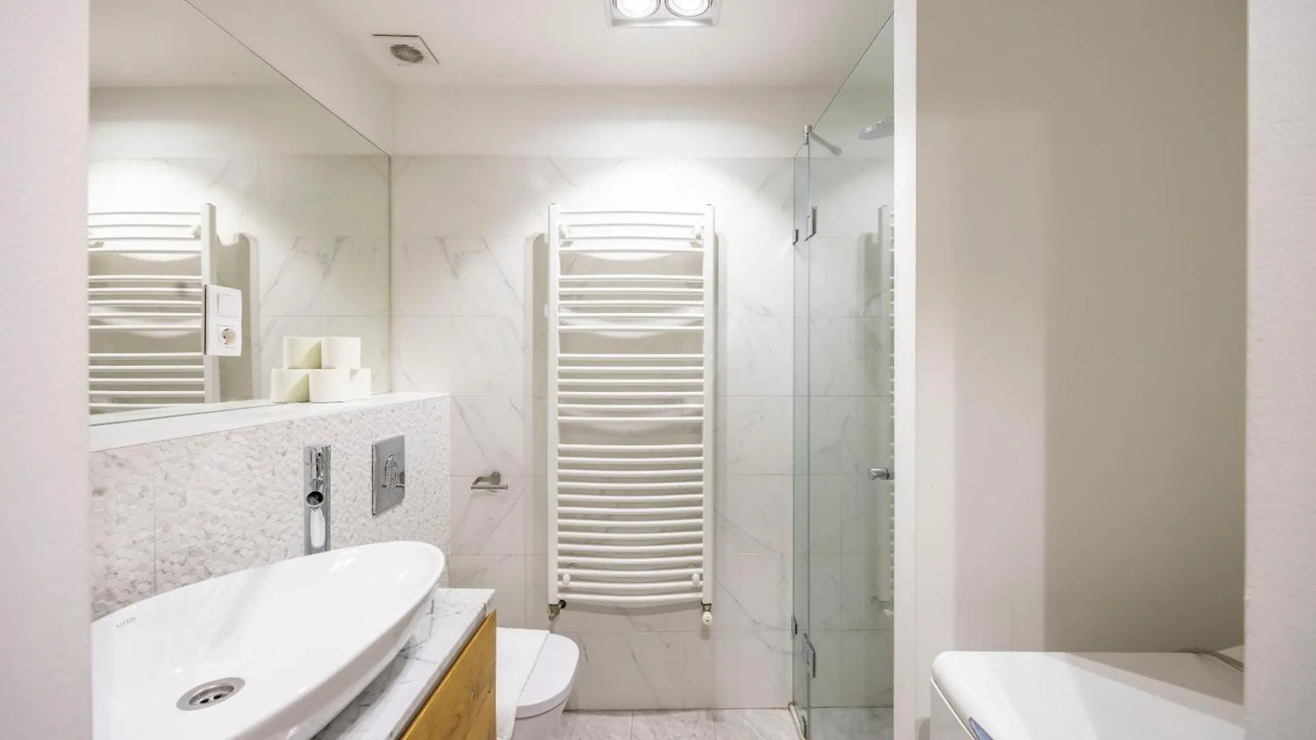 Apartment Charming & Elegant Grand Suite Next To The Fashion St' Budapest