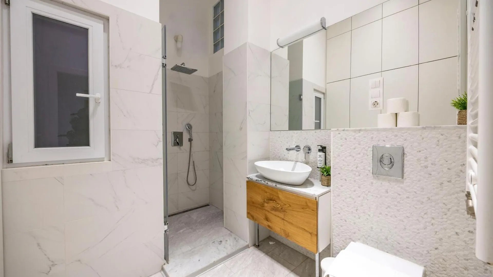 Charming & Elegant Grand Suite Next To The Fashion St' Budapest