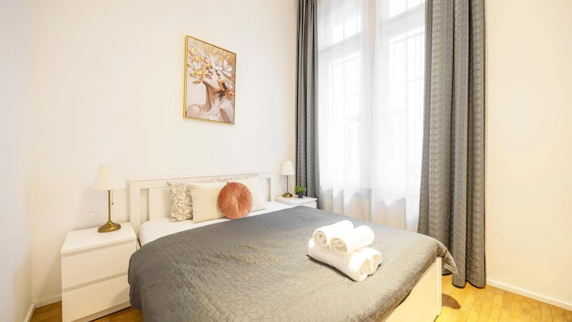 Charming & Elegant Grand Suite Next To The Fashion St' Budapest
